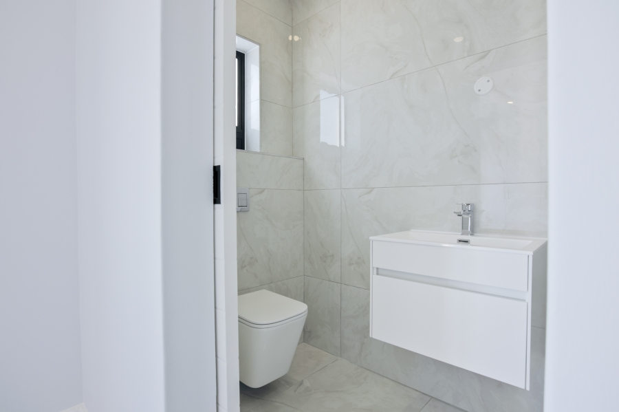 5 Bedroom Property for Sale in Sandown Western Cape